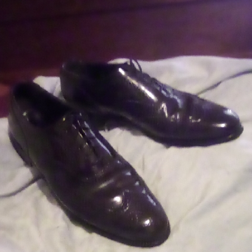 Men's Hanover Wingtip Leather USA Size 9 Dress Shoes And Bonus Nordstrom Inserts